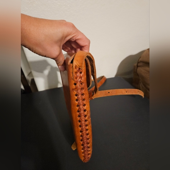 Incredible one of a kind hand tooled vintage leather bag. - Picture 6 of 6